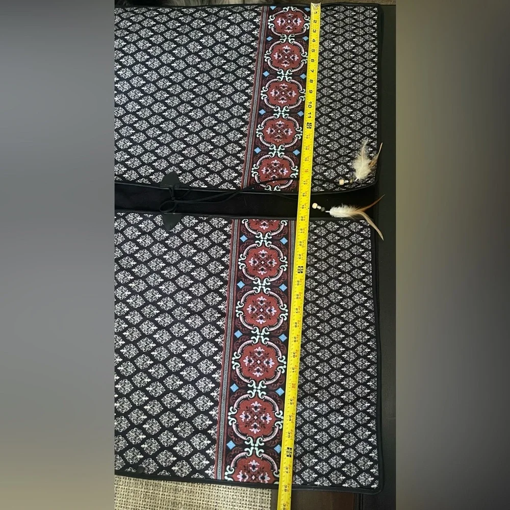 Elegant Black and Red Patterned Poncho - Picture 6 of 13